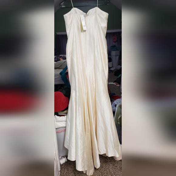 Nicole Miller 100% Silk Strapless Mermaid Wedding Dress True Size 12 - Picture 4 of 8